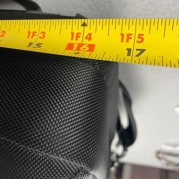 Thule Accent Convertible Laptop Bag Backpack 17L Business Travel Ballistic Nylon - Picture 14 of 16